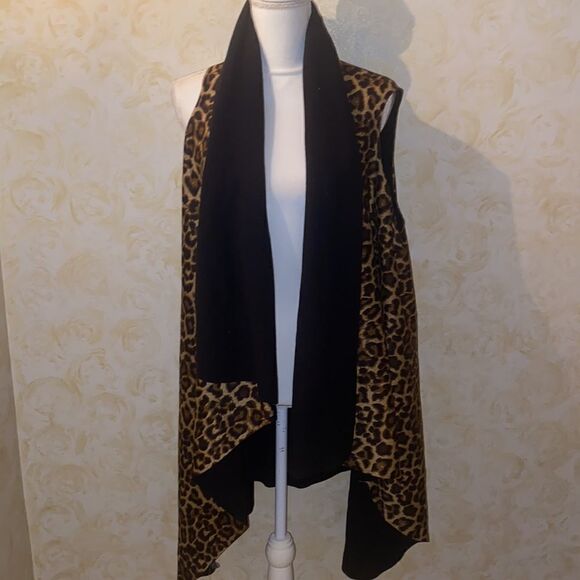 Joey Eric House of Style Leopard Fleece Cardigan! - Picture 5 of 10